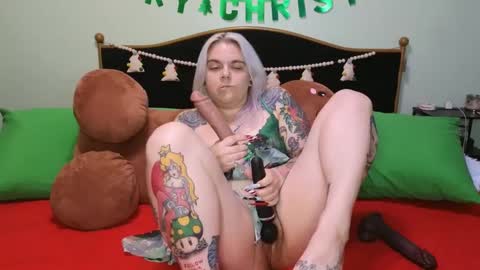 Snapshot of cherryb0mbb0mb chatting on December 22, 8:05 am CherryBombBomb online show from December 22, 8:05 am