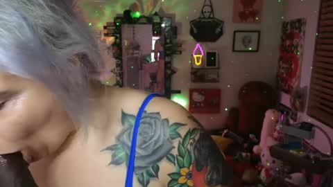 Snapshot of cherryb0mbb0mb chatting on December 31, 5:44 am CherryBombBomb online show from December 31, 5:44 am