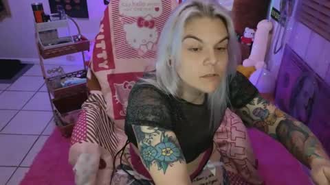 Snapshot of cherryb0mbb0mb chatting on February 7, 6:03 am CherryBombBomb online show from February 7, 6:03 am