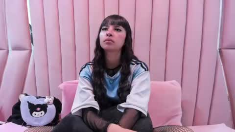 cherrysweetl_ online show from June 17, 1:45 pm