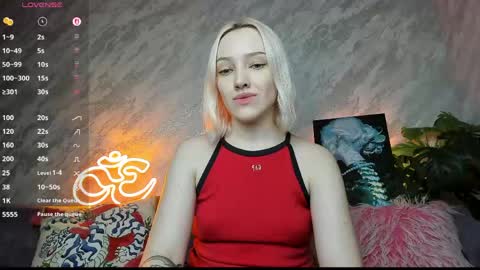 Cheryl online show from April 18, 10:31 pm