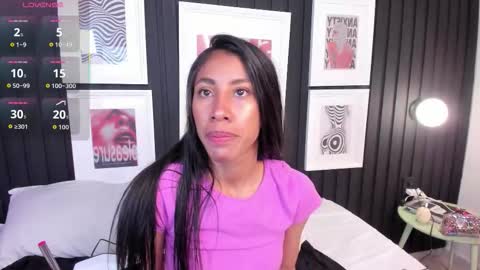 Snapshot of chiara_evanns chatting on October 23, 11:27 am Caro online show from October 23, 11:27 am