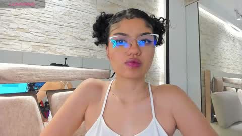 chloe online show from December 14, 11:16 am