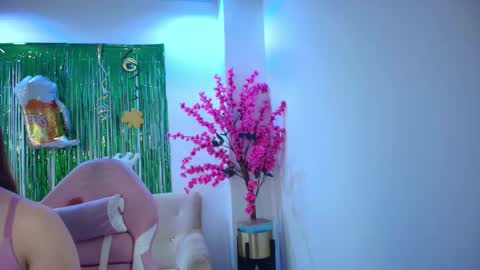 Chloe online show from March 18, 11:15 am