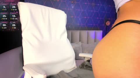 Chloe online show from February 5, 2:16 pm