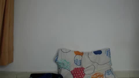 Snapshot of chloe_vahos chatting on September 18, 8:51 pm Chloe online show from September 18, 8:51 pm