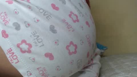 Snapshot of chloe_vahos chatting on December 2, 12:17 pm Chloe online show from December 2, 12:17 pm