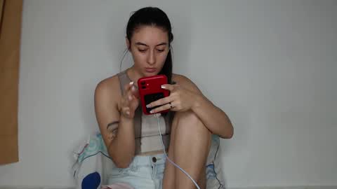 Snapshot of chloe_vahos chatting on September 15, 9:00 pm Chloe online show from September 15, 9:00 pm