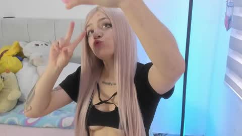 Chloe online show from May 17, 9:25 pm