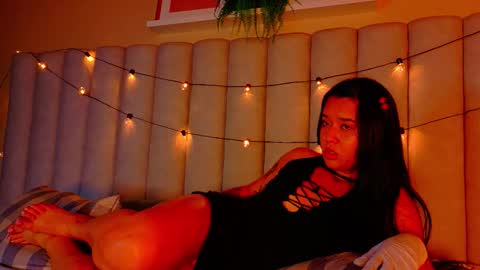 C H L O E  online show from February 21, 11:55 am