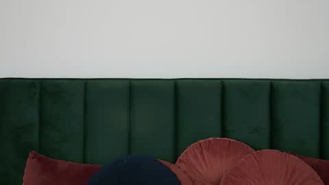 Chloe online show from February 18, 1:32 pm