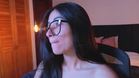 ChloeTurner  online show from February 27, 9:36 pm