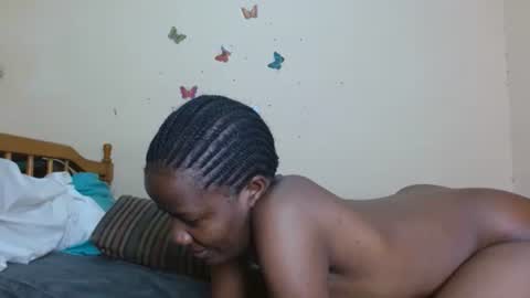 chocolatebony_ online show from February 3, 7:35 am