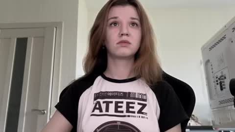 Lissa online show from June 11, 3:42 pm