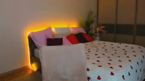 christinaconteeree online show from April 8, 3:41 am