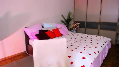 christinaconteeree online show from April 15, 3:29 am