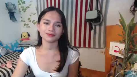 Snapshot of chrysadel chatting on December 3, 7:19 am Ur Suraya22 online show from December 3, 7:19 am
