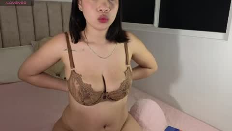 Mia online show from April 18, 4:48 am