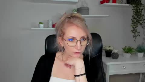 Cinderella online show from March 12, 7:22 am