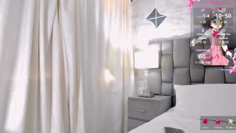 CintiaCollins  online show from December 14, 8:40 pm