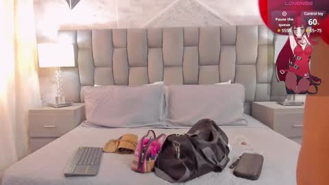 CintiaCollins  online show from January 16, 8:46 pm