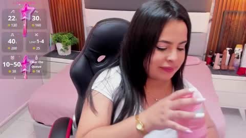 CINTIA  online show from January 7, 8:01 pm