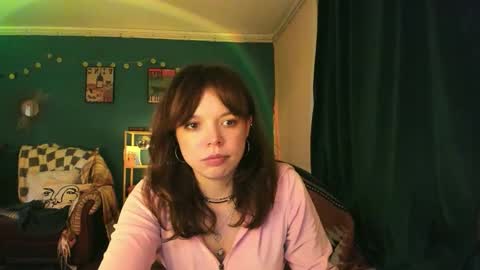 Snapshot of clancyosbourne chatting on October 19, 7:27 pm Clancy online show from October 19, 7:27 pm