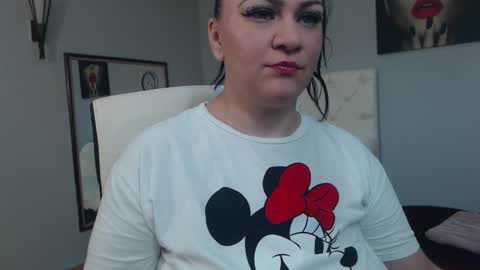 Snapshot of clarareed chatting on October 6, 10:36 pm Clara online show from October 6, 10:36 pm