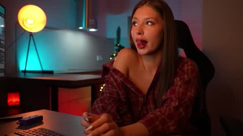 Cleo online show from December 18, 7:24 am