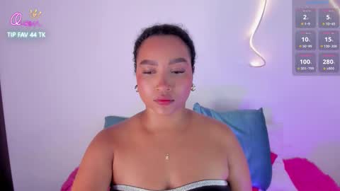 cloe_25 online show from February 27, 12:10 am