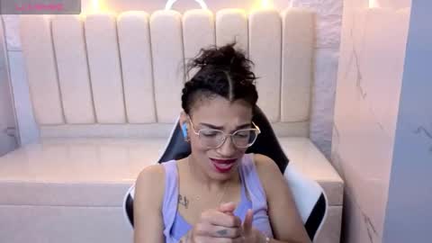 cloee online show from October 16, 3:42 am