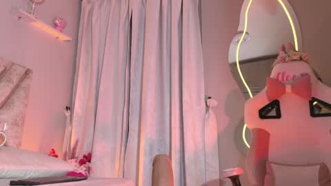 CLOE online show from November 29, 10:30 am