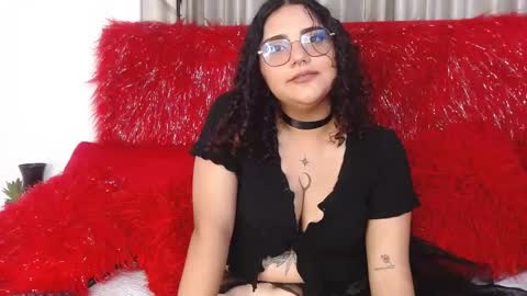 Snapshot of clohe_watsonn chatting on October 14, 2:08 pm Clohe  online show from October 14, 2:08 pm