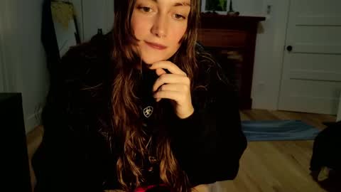Snapshot of clover_tully chatting on September 27, 8:43 am Clover online show from September 27, 8:43 am