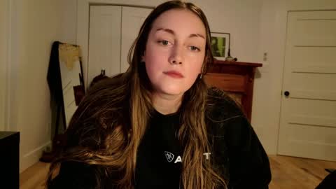 Snapshot of clover_tully chatting on September 25, 8:13 am Clover online show from September 25, 8:13 am