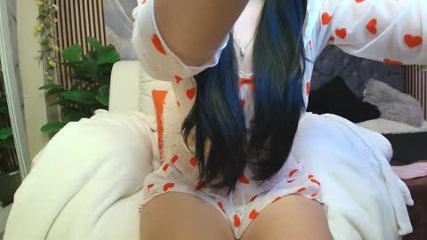 Ariane... online show from March 29, 2:05 pm