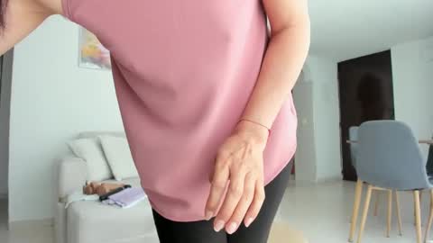 conie28  online show from September 25, 6:39 pm