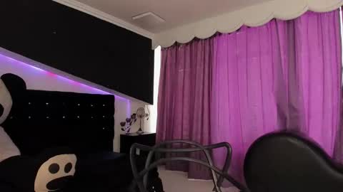 Coral  online show from February 20, 1:01 pm