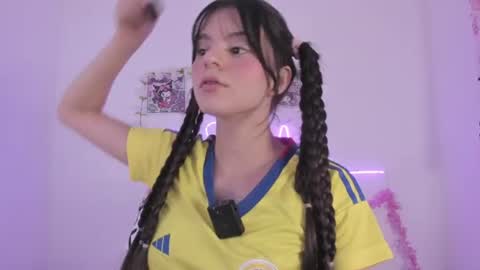 Coraline uwu     Bienvenidos al dulce mundo de Coraline    Hola amores soy Coraline  Una chica  tierna juguetona online show from June 17, 10:33 pm