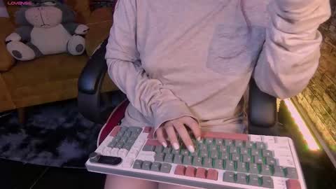 coralwells online show from January 16, 12:17 am