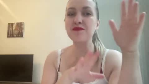 cosmo_blondiee online show from January 9, 6:23 pm