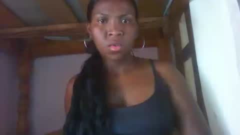 couleur_vanille online show from March 6, 6:30 am