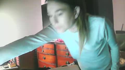 courtscutekitty online show from January 31, 11:46 am