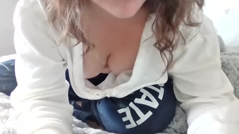 Snapshot of courtxoxo_o chatting on February 18, 4:49 pm courtxoxo_o online show from February 18, 4:49 pm