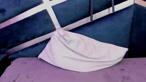 megan online show from December 10, 4:24 am