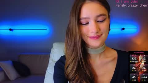 Snapshot of crazzy_cherry chatting on January 29, 11:30 am crazzy cherry online show from January 29, 11:30 am