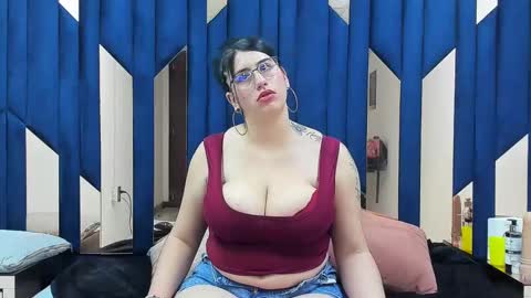 Criistaal   online show from February 14, 8:21 am