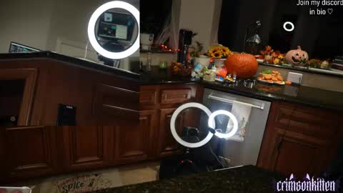 Crimson Kitten online show from November 1, 4:16 am