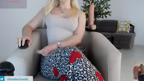 cris_tinne online show from May 18, 8:09 am