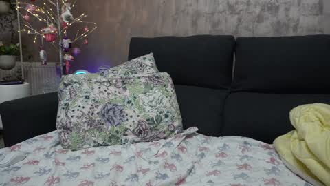 Snapshot of crissy_love chatting on December 14, 11:45 pm crissy_love online show from December 14, 11:45 pm